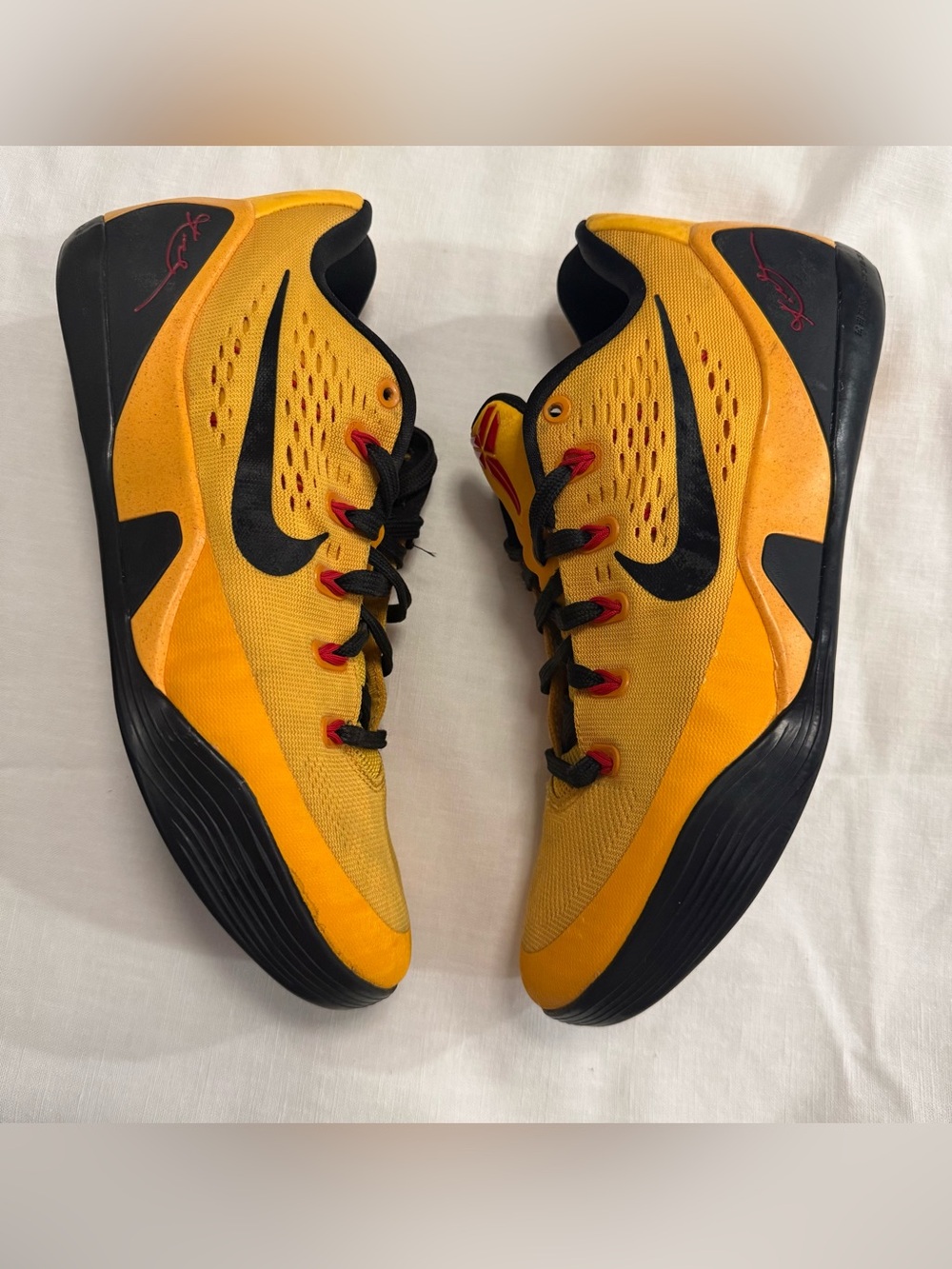 Size 8 - Nike Kobe 9 EM Bruce Lee 646701-700